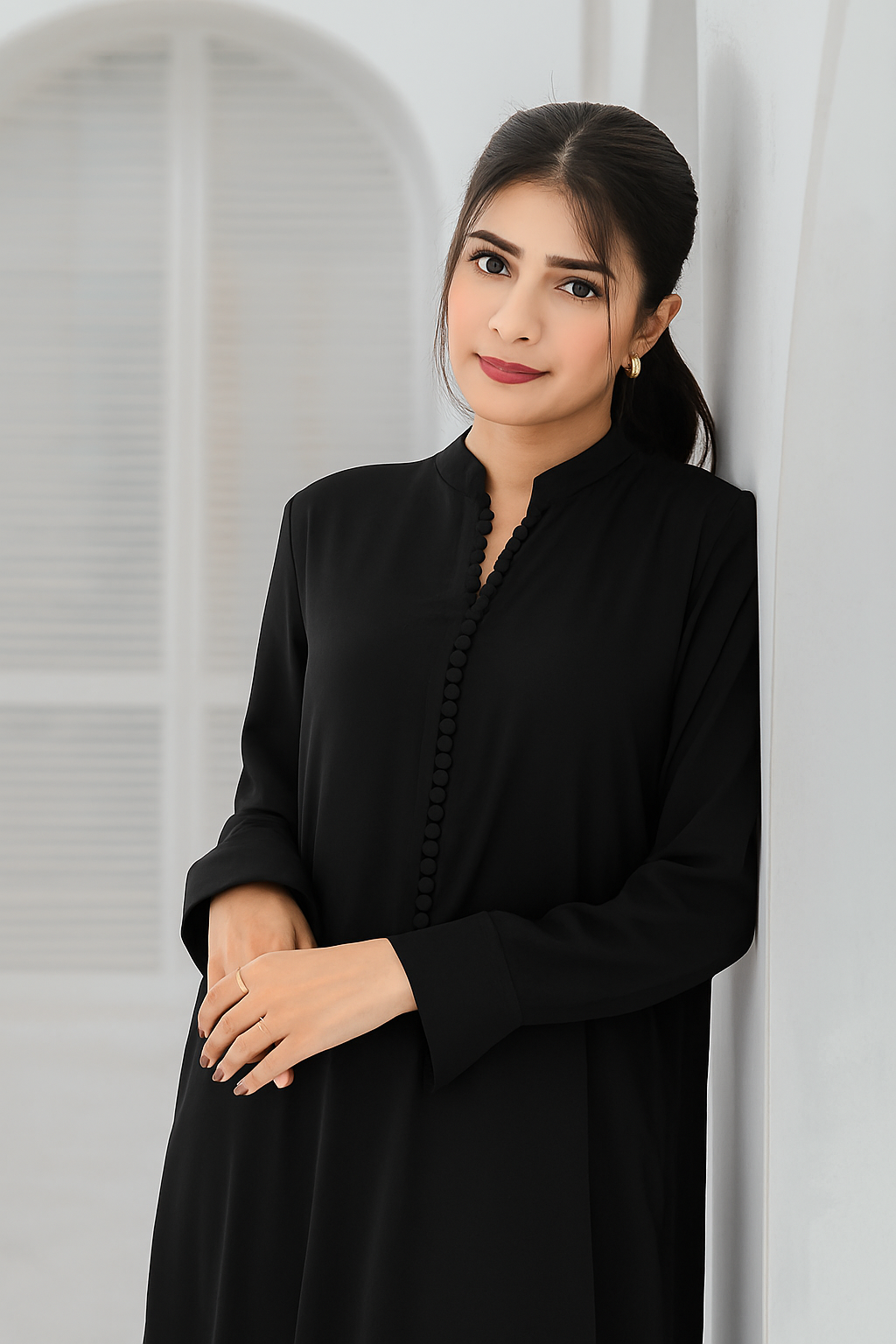 IVA Black Solid