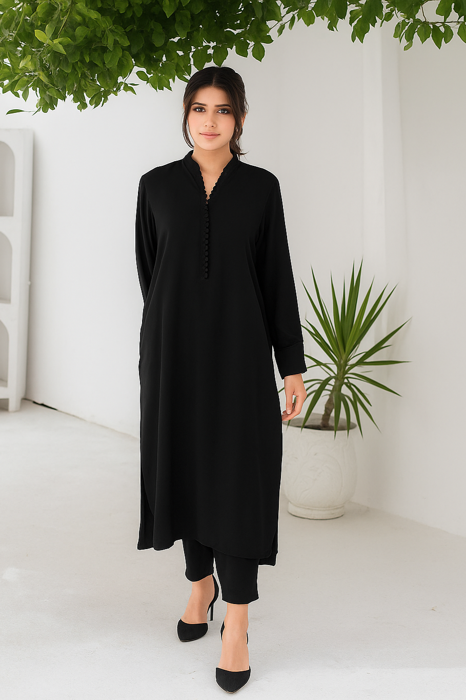 IVA Black Solid